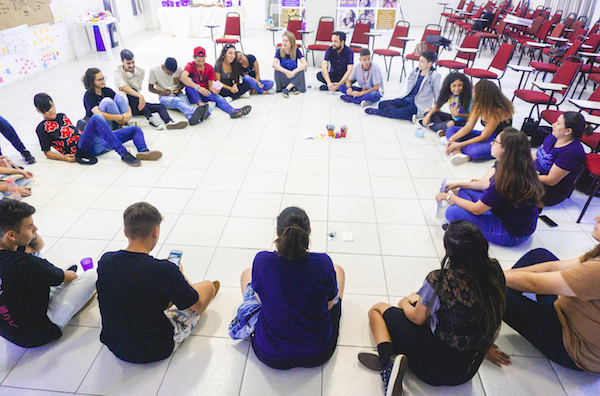  Diagnóstico social do ICOM revela a situação de adolescentes e jovens no mundo do trabalho em Florianópolis