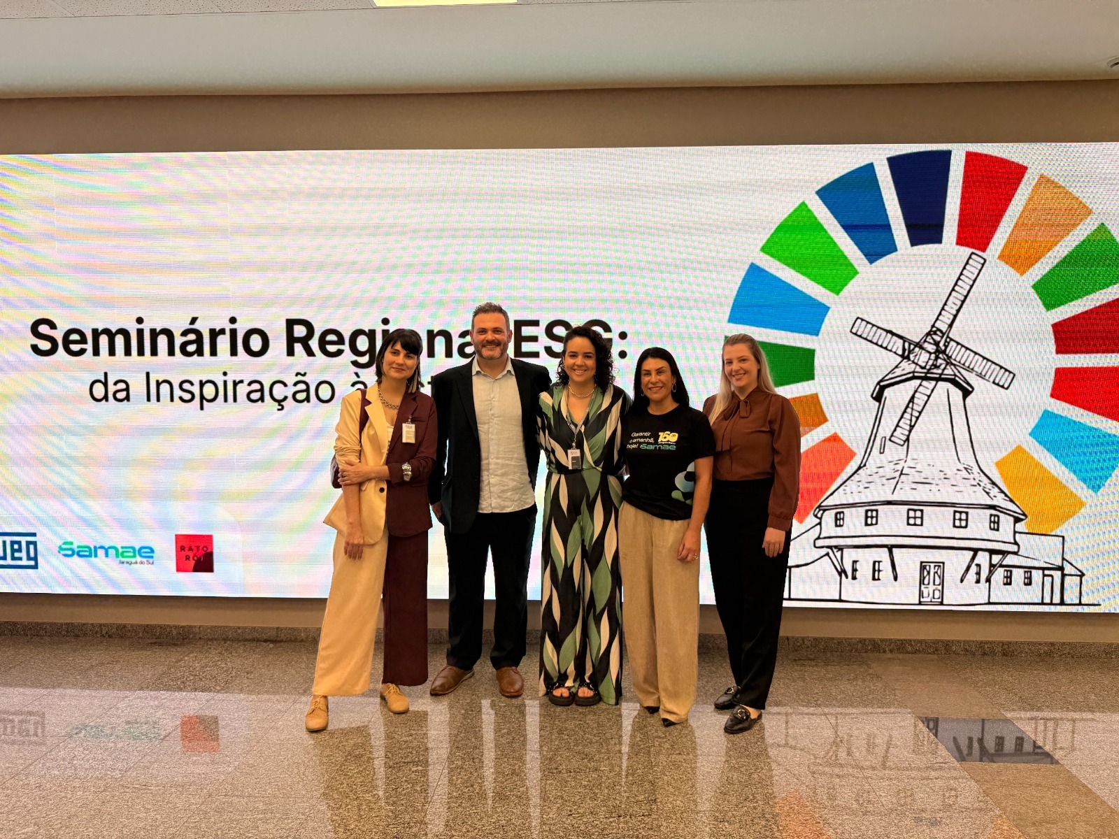 Participantes acompanham a programação do Seminário Regional ESG